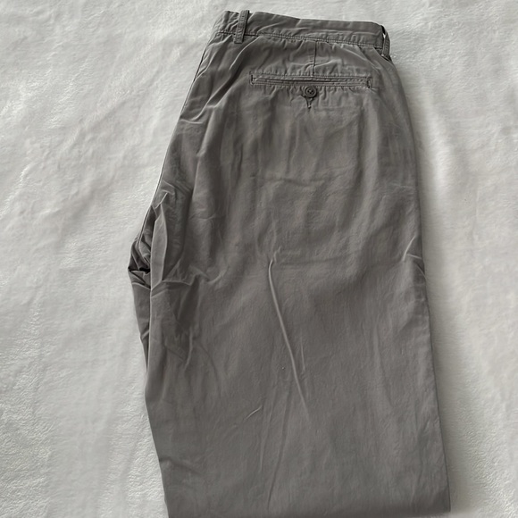 Jcrew, super light weight pants. Color:Light grey. Size: 34x34 - Picture 5 of 6